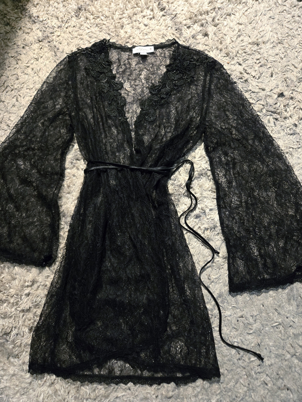 In Bloom Black Lace Robe
